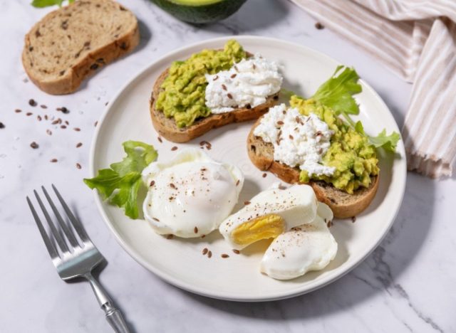 6 Worst Breakfast Habits Slowing Your Metabolism